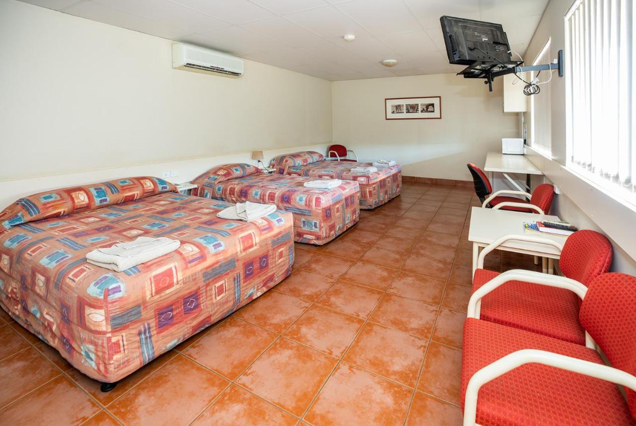 Leichhardt Hotel Motel Клонкарри Экстерьер фото