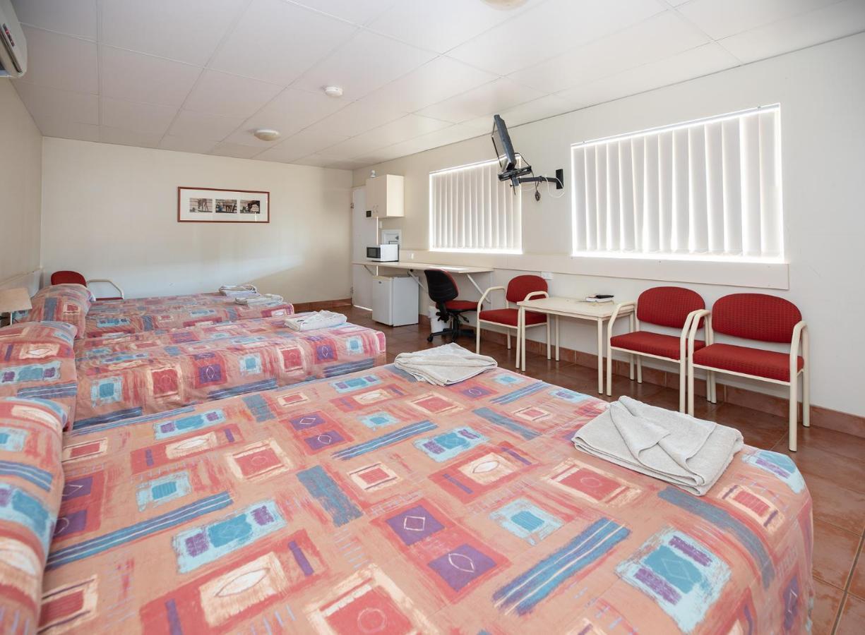 Leichhardt Hotel Motel Клонкарри Экстерьер фото