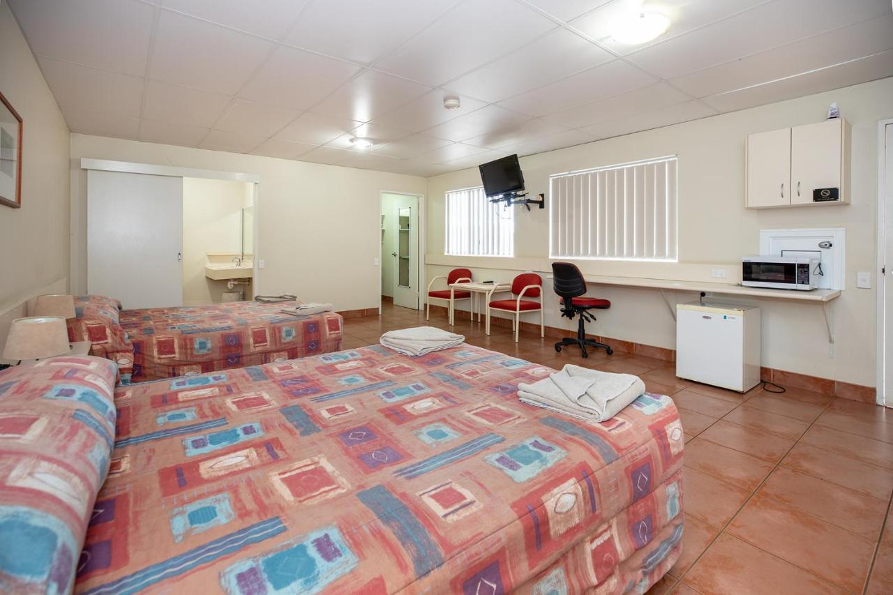 Leichhardt Hotel Motel Клонкарри Экстерьер фото